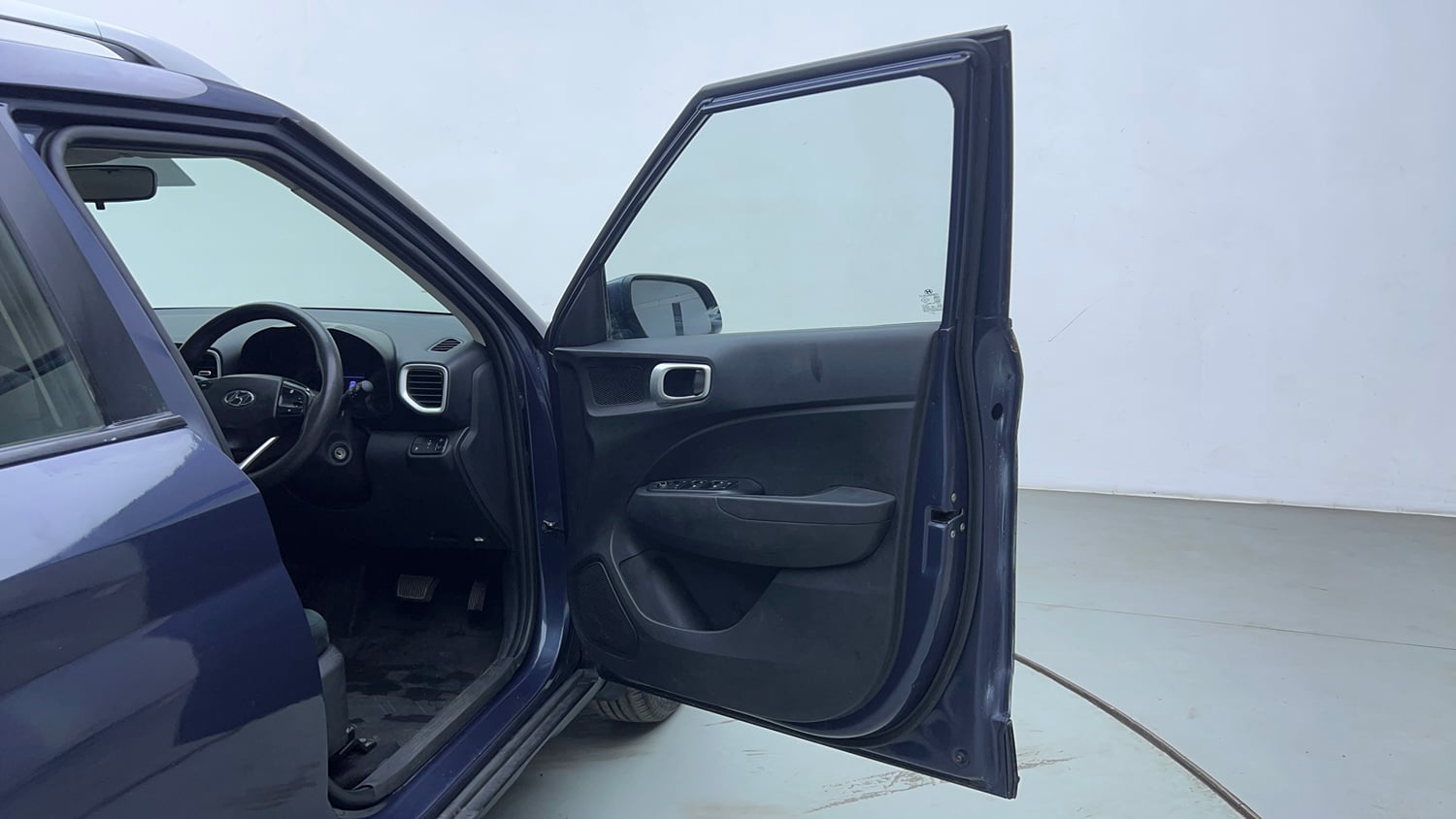 Used 2021 Hyundai Venue S 1.0 Turbo DCT Petrol Automatic interior RIGHT FRONT DOOR OPEN VIEW