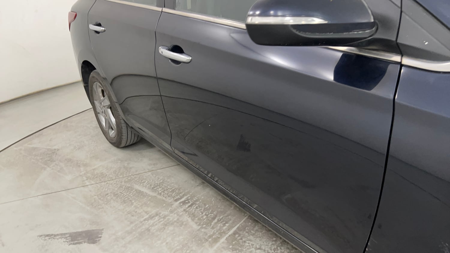 Used 2022 Hyundai Verna SX 1.5 VTVT IVT Petrol Automatic dents MINOR SCRATCH