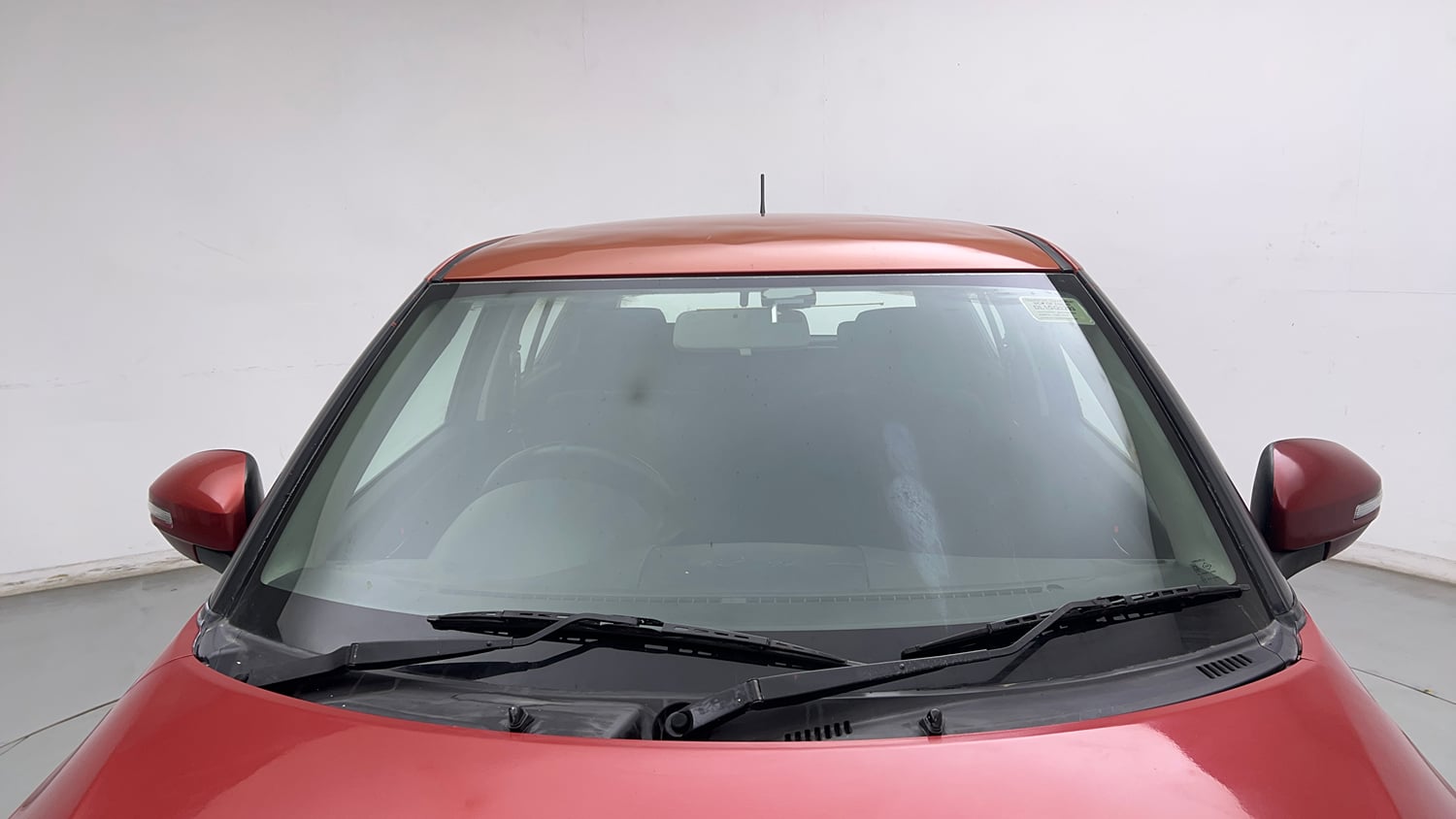 Used 2013 Maruti Suzuki Swift VXi Petrol Manual exterior FRONT WINDSHIELD VIEW