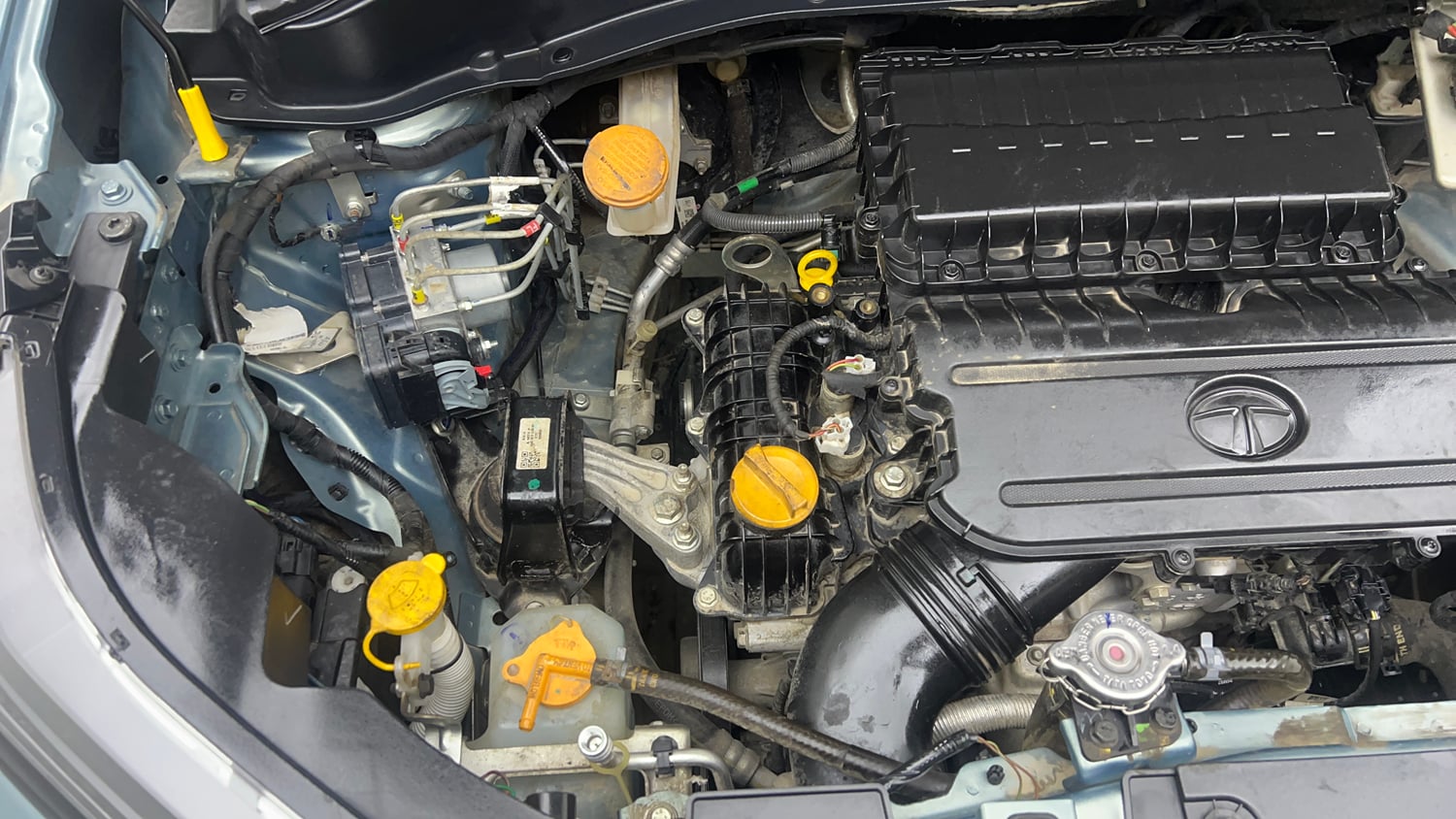 Used 2022 Tata Punch Adventure MT Petrol Manual engine ENGINE RIGHT SIDE VIEW