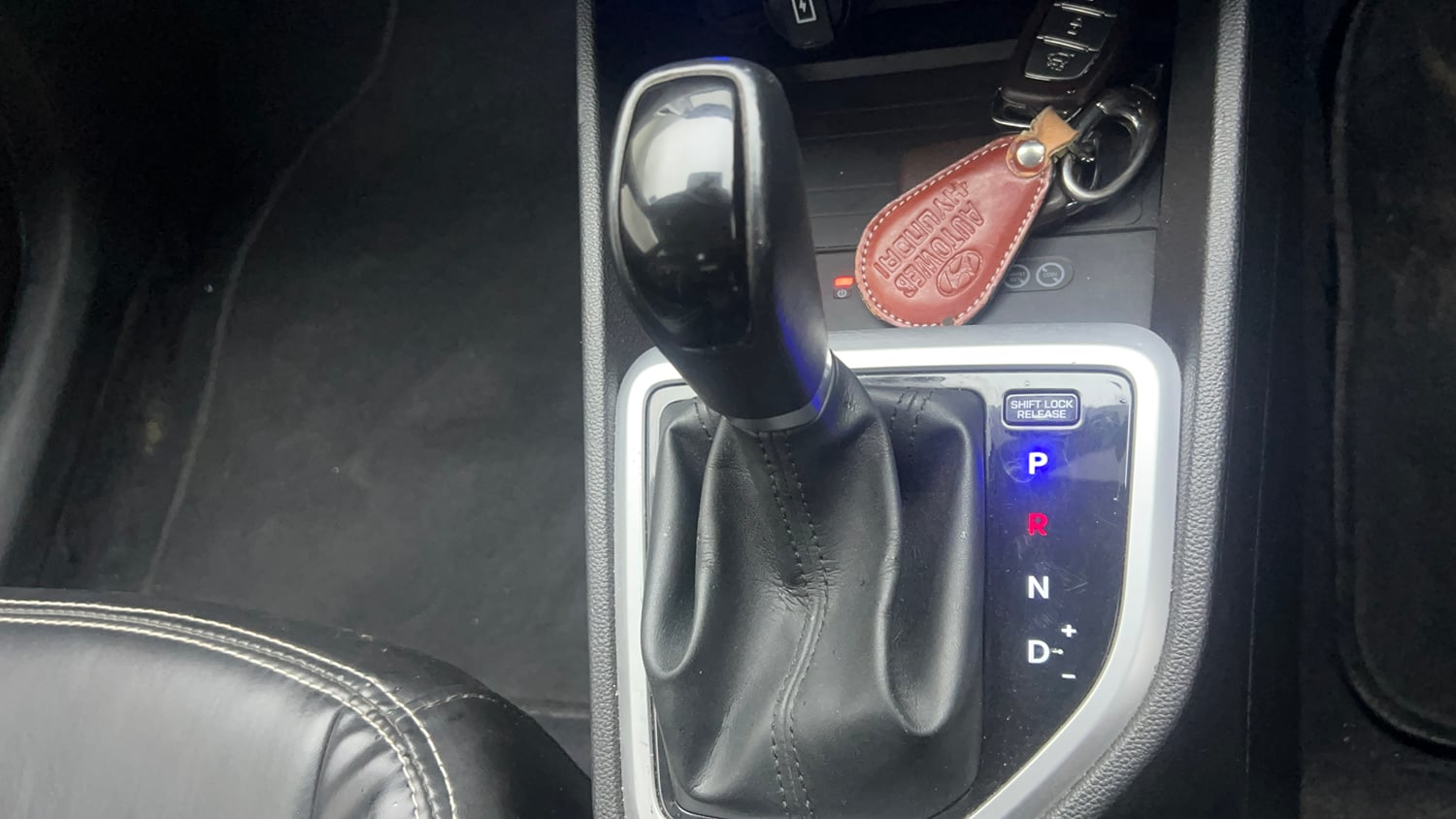 Used 2018 Hyundai Creta SX 1.6 AT Petrol Petrol Automatic interior GEAR  KNOB VIEW