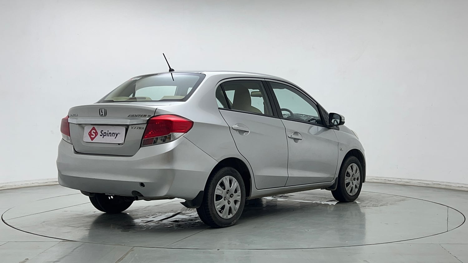 Used 2015 Honda Amaze 1.2 S i-VTEC Petrol Manual exterior RIGHT REAR CORNER VIEW