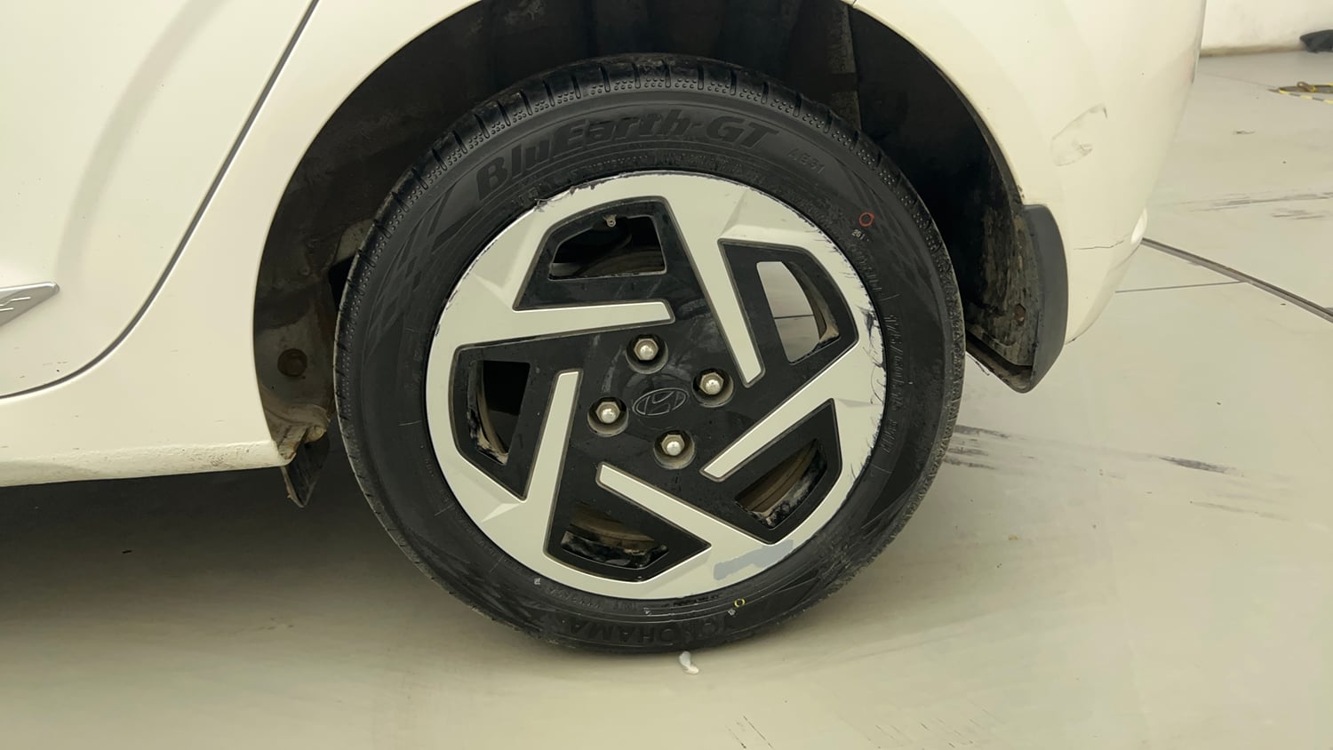 Used 2025 Hyundai Grand i10 Nios Sportz 1.2 Hy-CNG Duo Cng Manual tyres LEFT REAR TYRE RIM VIEW
