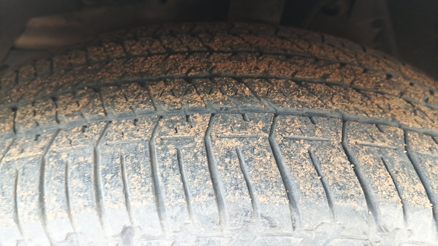 Used 2018 Mahindra XUV500 W9 Diesel Manual tyres LEFT FRONT TYRE TREAD VIEW