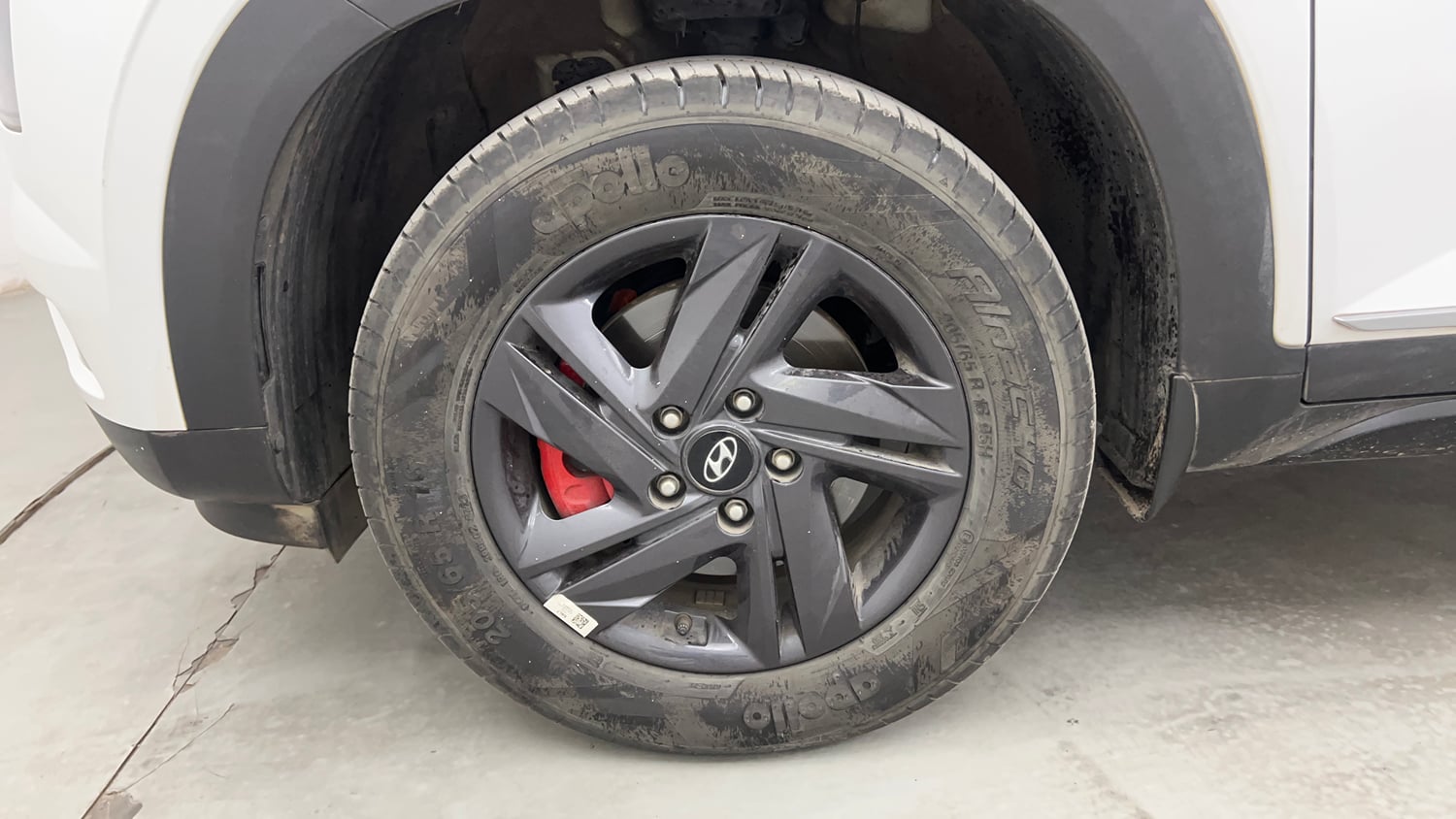 Used 2024 Hyundai Creta S Plus 1.5 Petrol Knight Petrol Manual tyres LEFT FRONT TYRE RIM VIEW