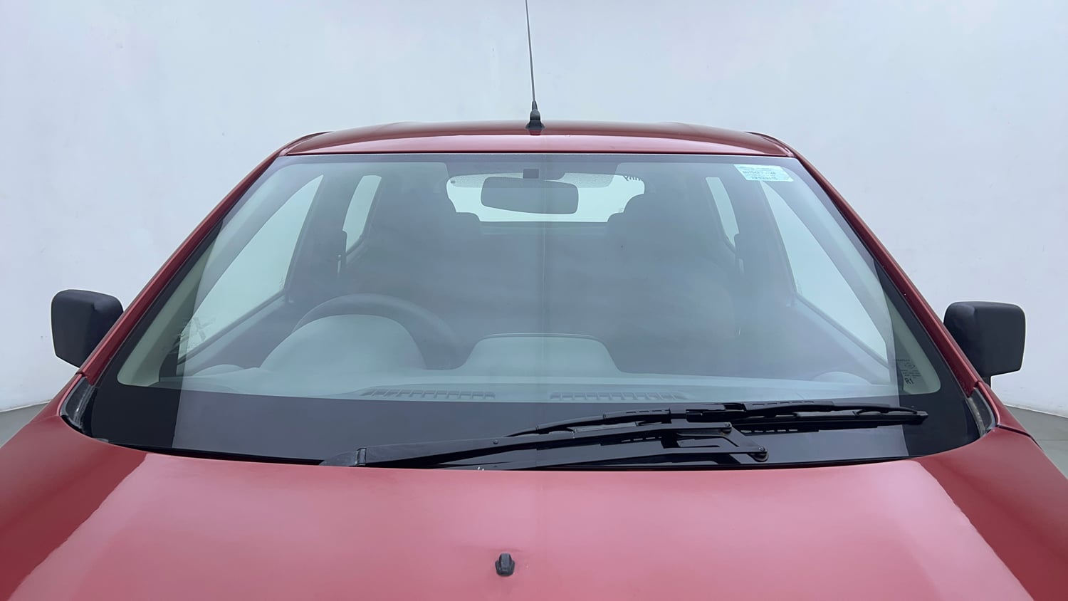 Used 2016 Renault Kwid RXT Petrol Manual exterior FRONT WINDSHIELD VIEW