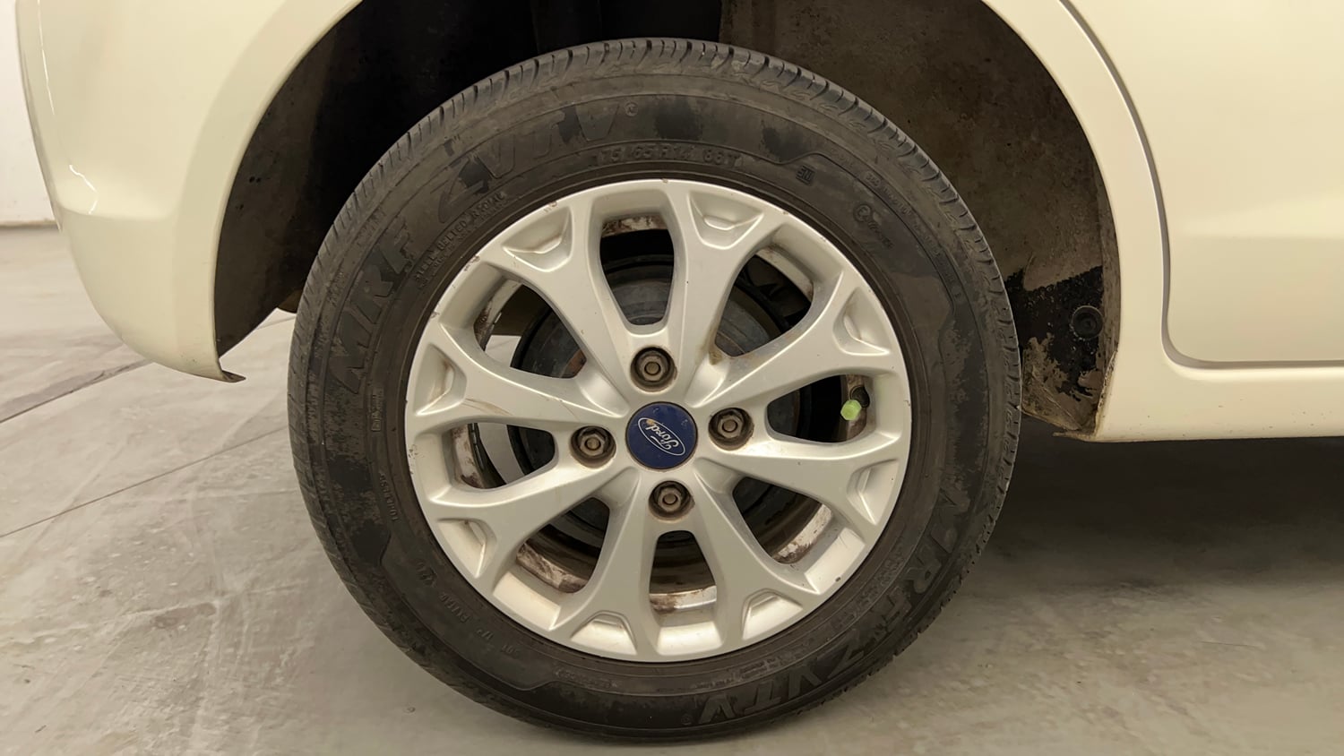 Used 2014 Ford Figo Duratec Petrol Titanium 1.2 Petrol Manual tyres RIGHT REAR TYRE RIM VIEW