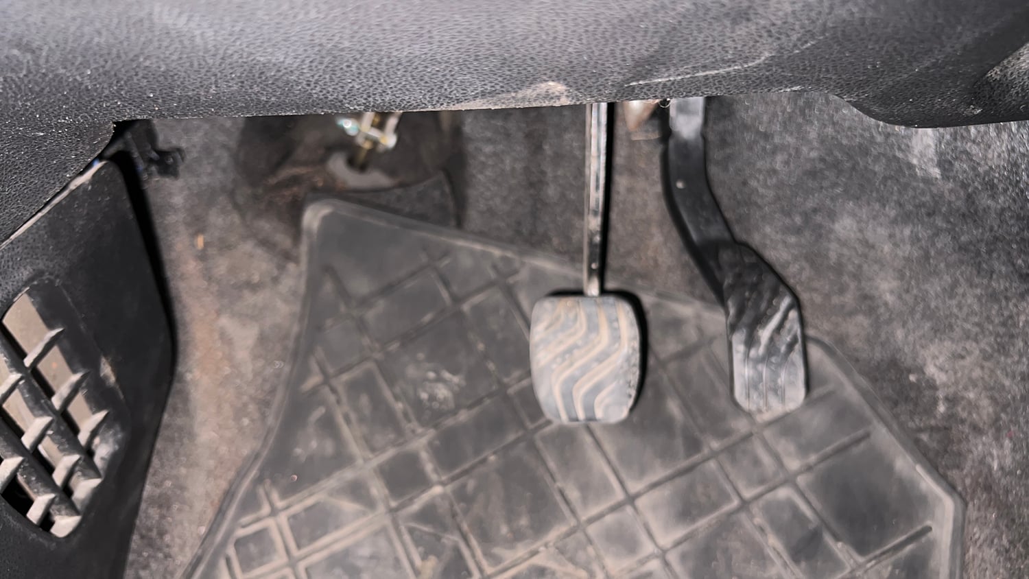 Used 2018 Renault Kwid CLIMBER 1.0 AMT Petrol Automatic interior PEDALS VIEW
