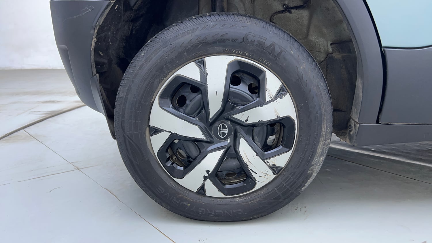 Used 2024 Tata Punch Adventure iCNG Cng Manual tyres RIGHT REAR TYRE RIM VIEW