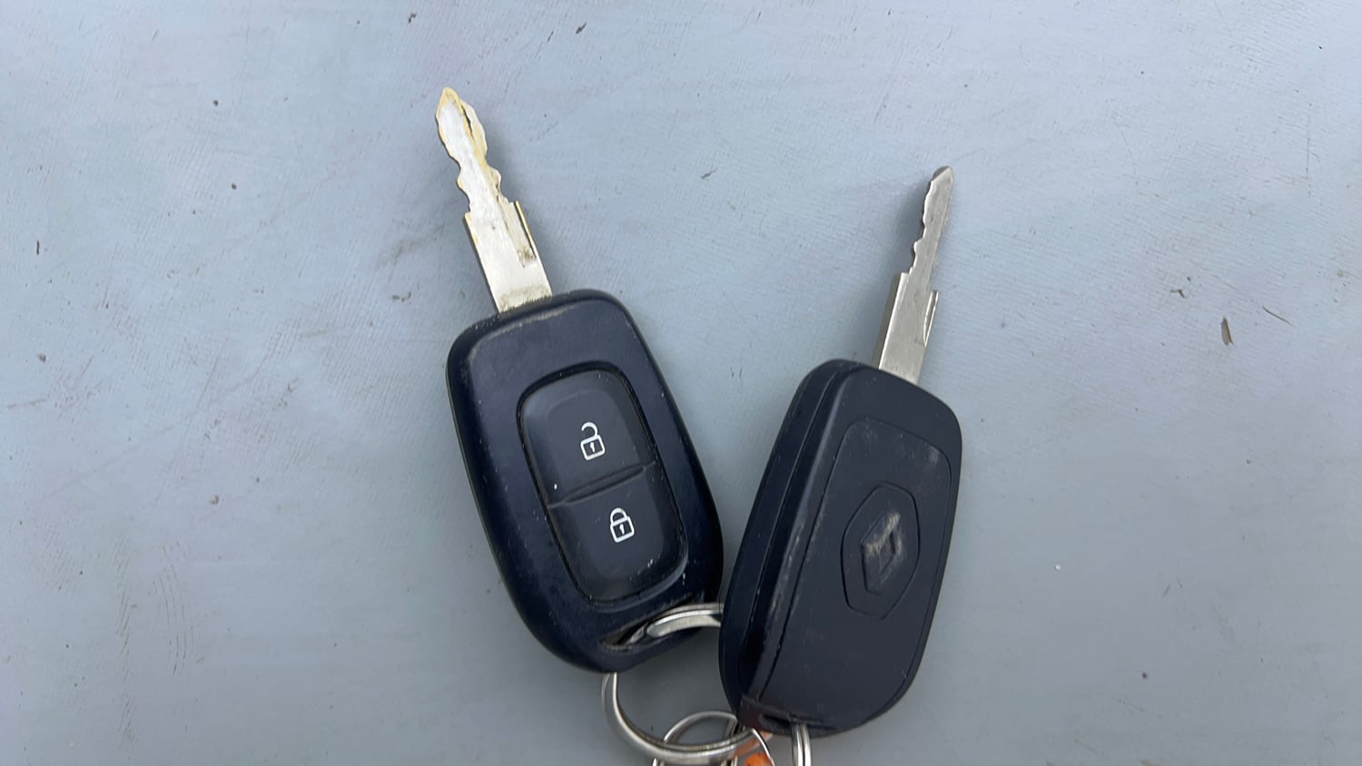 Used 2016 Renault Kwid RXT Petrol Manual extra CAR KEY VIEW
