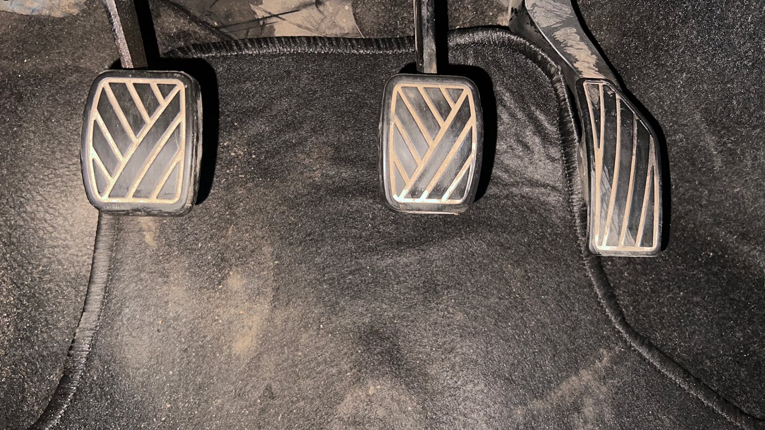 Used 2013 Maruti Suzuki Swift VXi Petrol Manual interior PEDALS VIEW