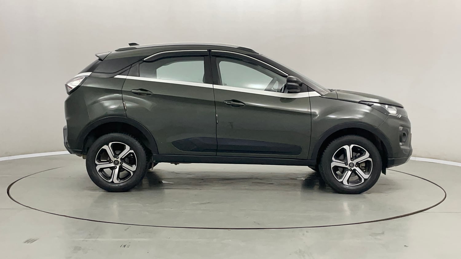 Used 2021 Tata Nexon XZ Plus Petrol Manual exterior RIGHT SIDE VIEW