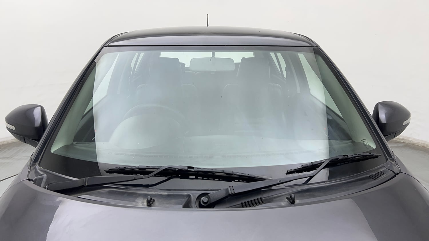 Used 2015 Maruti Suzuki Swift VXi Petrol Manual exterior FRONT WINDSHIELD VIEW
