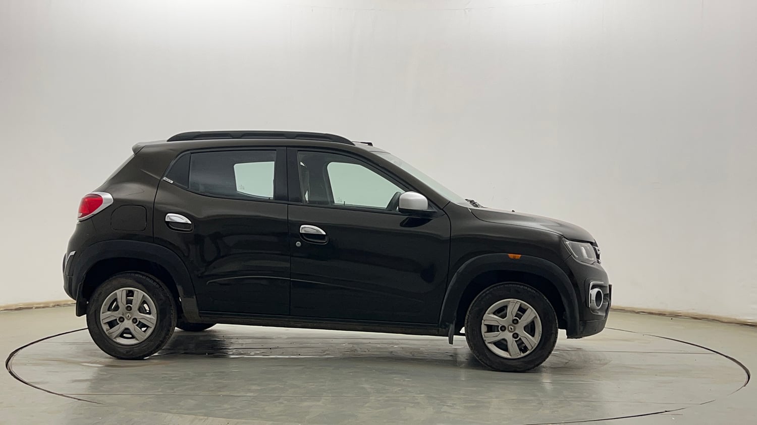Used 2017 Renault Kwid RXT (O) 1.0 SCE Edition Petrol Manual exterior RIGHT SIDE VIEW