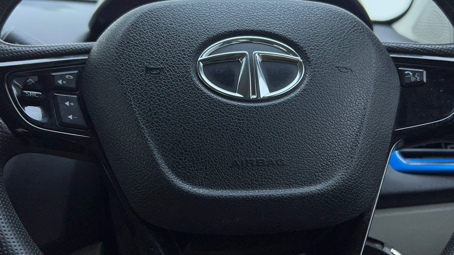 Used 2019 Tata Tiago Revotron XZA Plus Petrol Automatic top_features Airbags