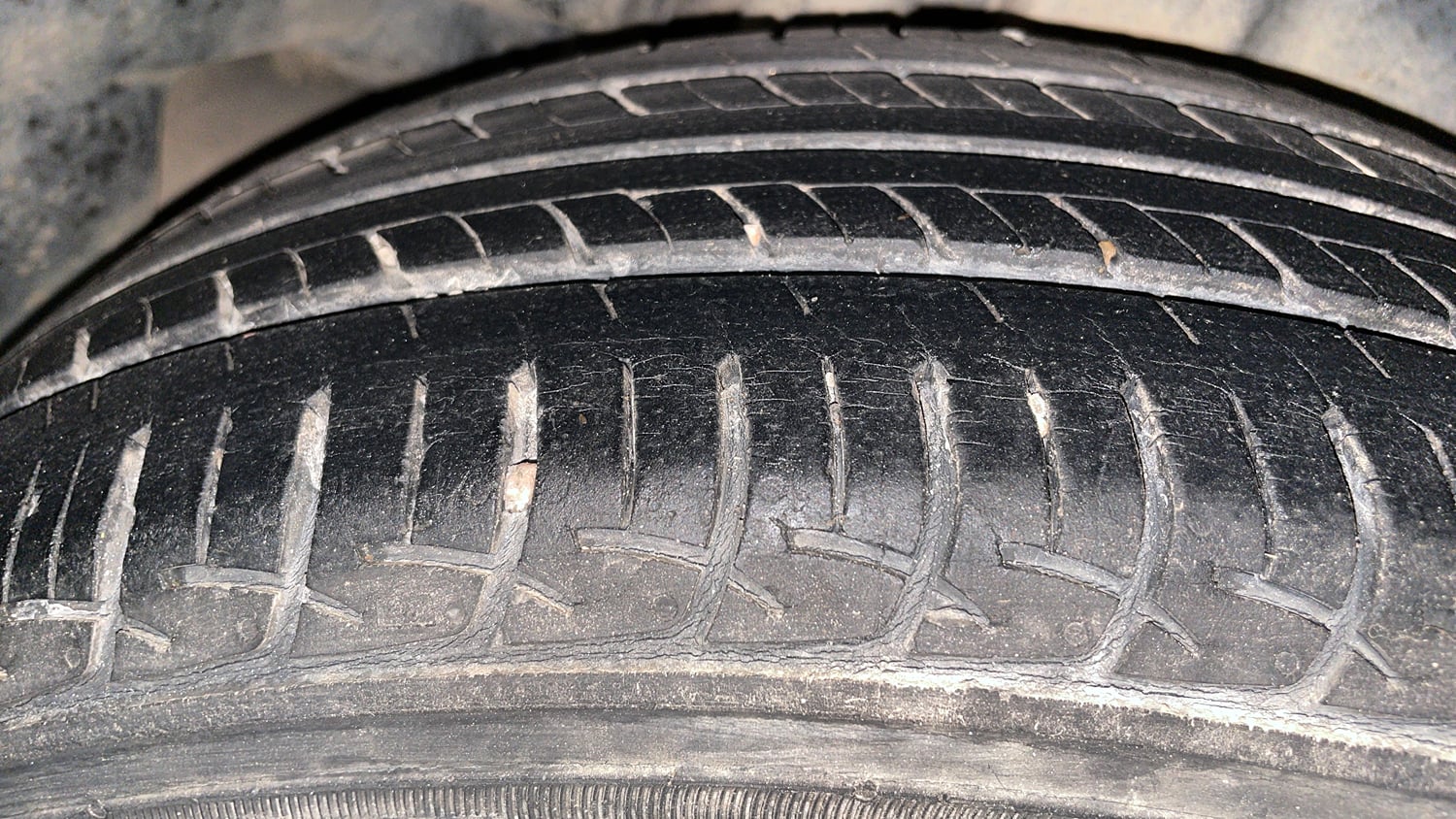 Used 2017 Maruti Suzuki Ciaz VXi Petrol Manual tyres RIGHT REAR TYRE TREAD VIEW