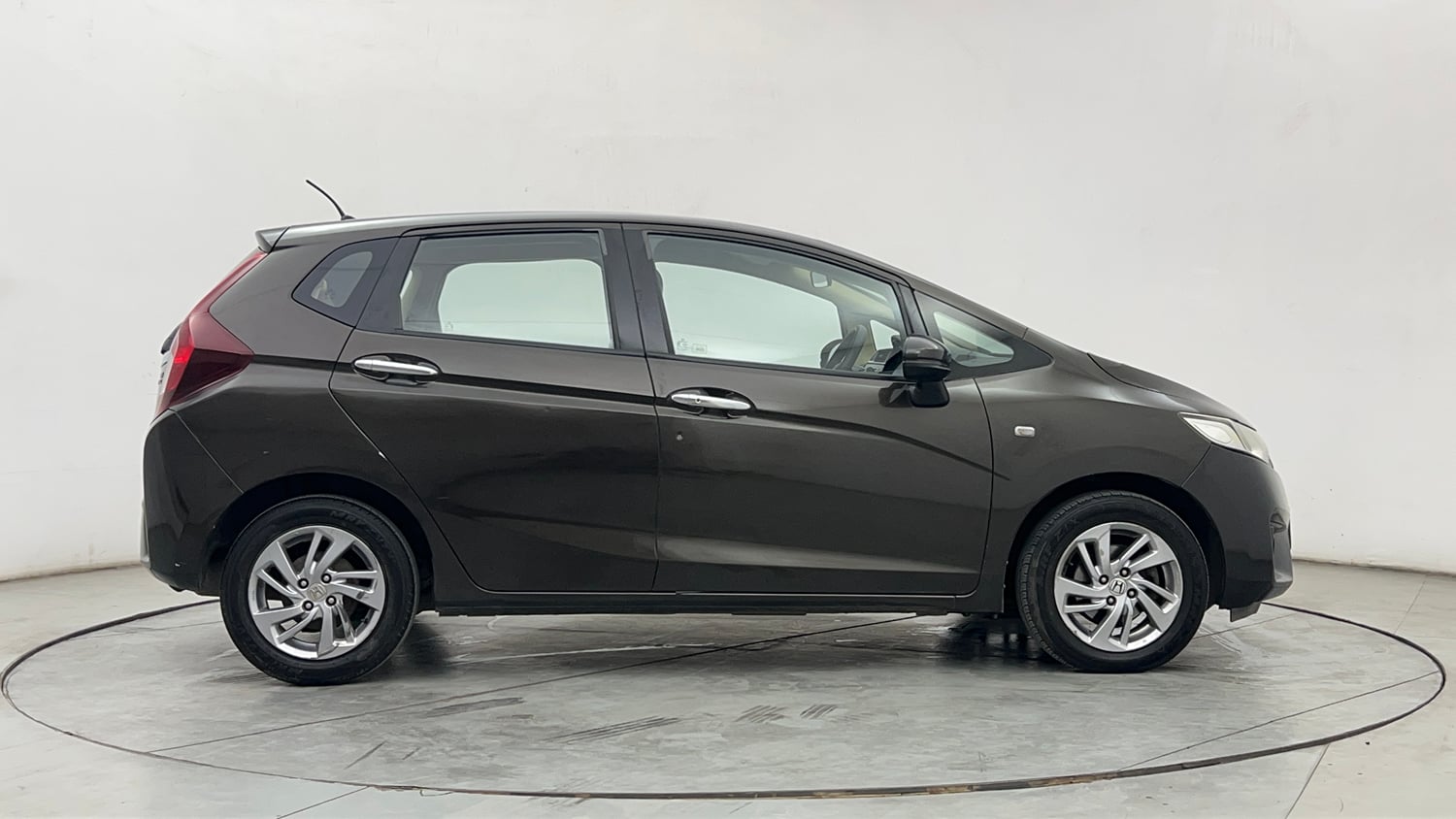 Used 2019 Honda Jazz V CVT Petrol Petrol Automatic exterior RIGHT SIDE VIEW