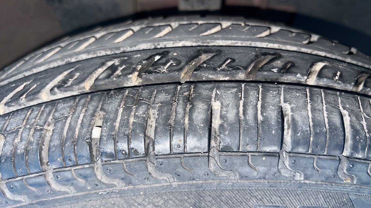 Used 2016 Renault Kwid RXT Petrol Manual tyres RIGHT FRONT TYRE TREAD VIEW