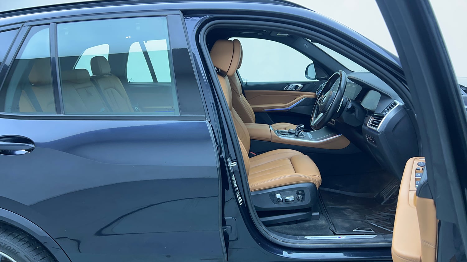 Used 2022 BMW X5 xDrive40i M Sport Petrol Automatic interior RIGHT SIDE FRONT DOOR CABIN VIEW