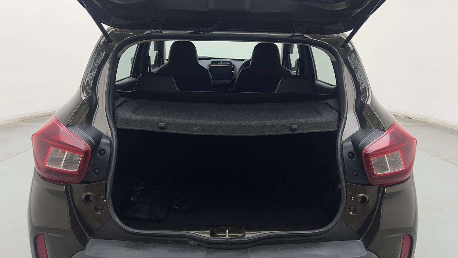Used 2022 Renault Kwid CLIMBER 1.0 (O) Petrol Manual interior DICKY INSIDE VIEW
