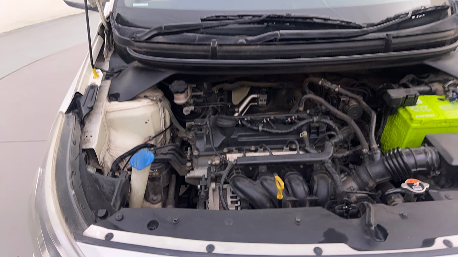Used 2018 Hyundai Elite i20 Asta 1.2 AT Petrol Automatic engine ENGINE RIGHT SIDE HINGE & APRON VIEW