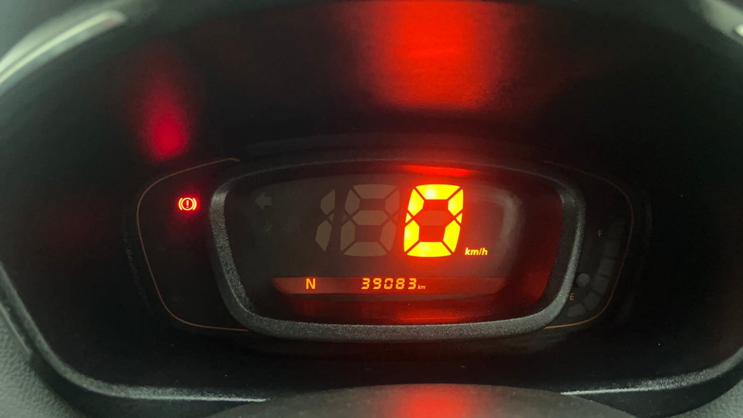 Used 2018 Renault Kwid 1.0 RXT AMT Opt Petrol Automatic interior CLUSTERMETER VIEW