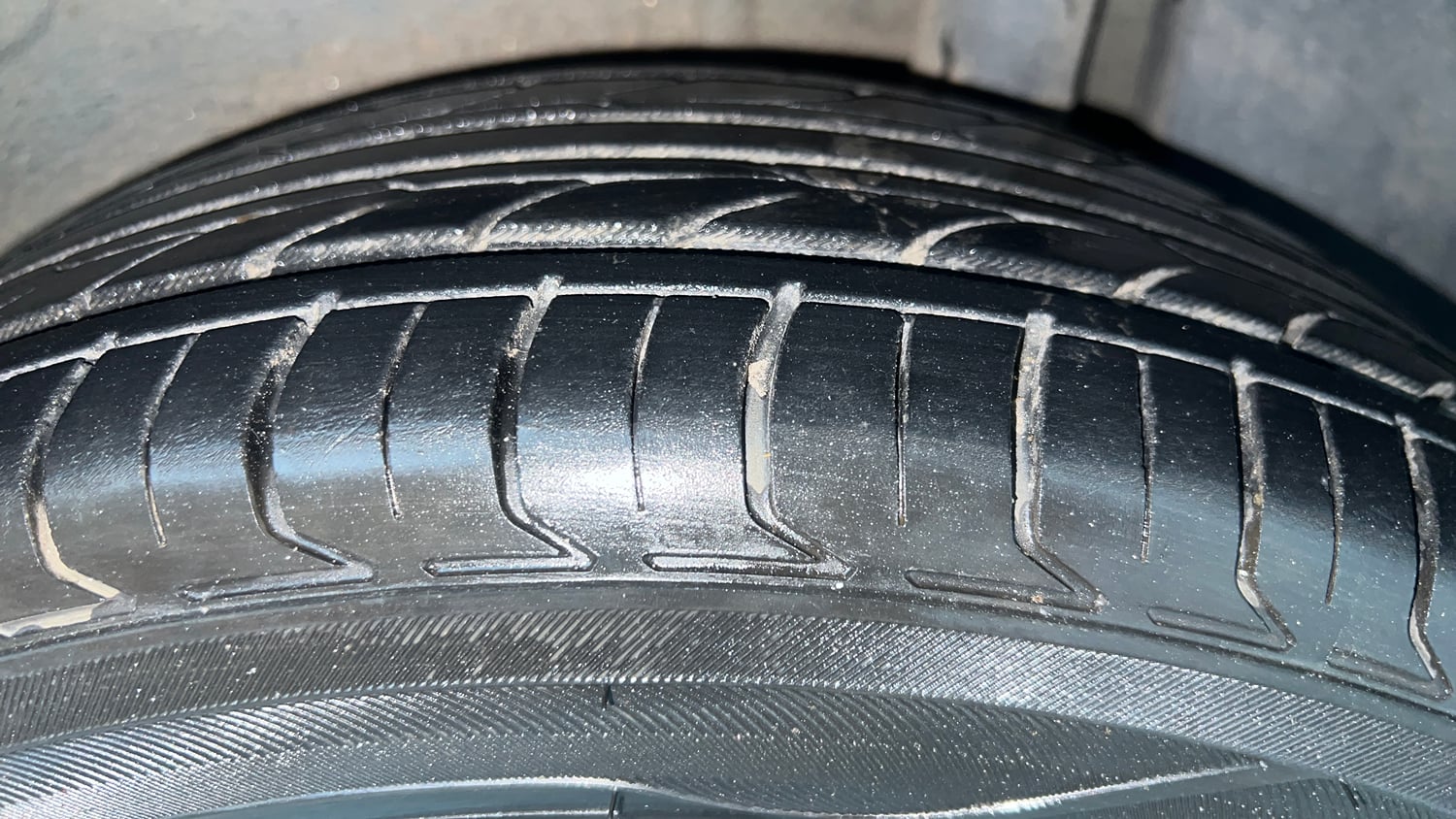Used 2022 Maruti Suzuki Ignis Zeta 1.2 MT Petrol Manual tyres LEFT REAR TYRE TREAD VIEW