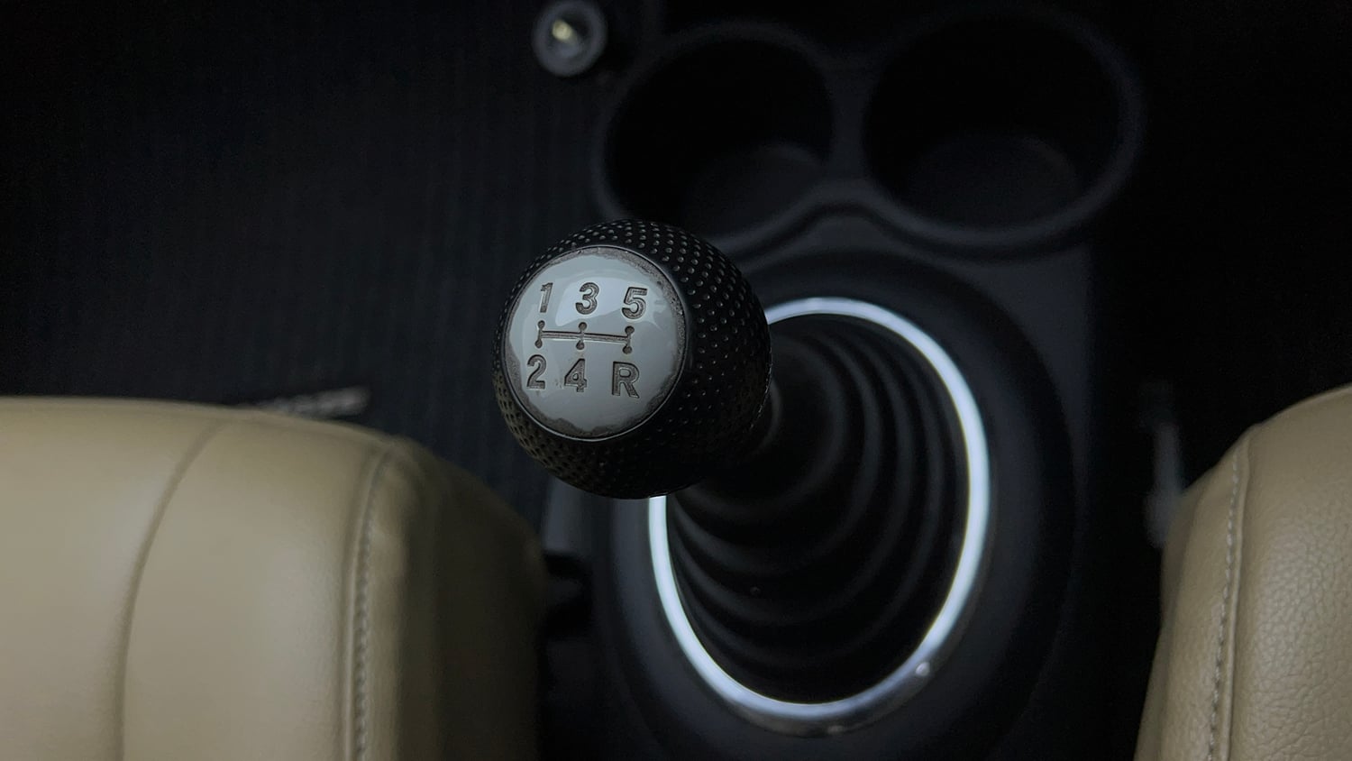 Used 2015 Honda Amaze 1.2 S i-VTEC Petrol Manual interior GEAR  KNOB VIEW