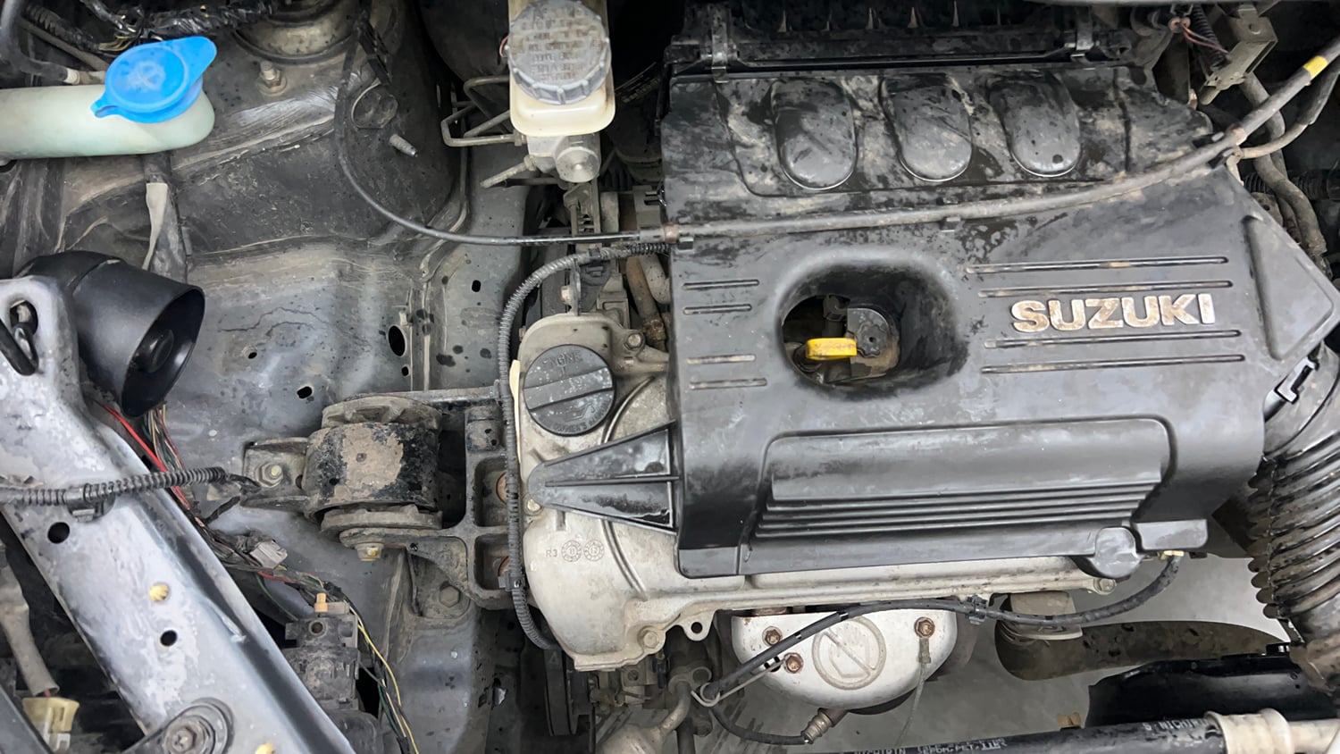 Used 2012 Maruti Suzuki Wagon R 1.0 VXi Petrol Manual engine ENGINE RIGHT SIDE VIEW