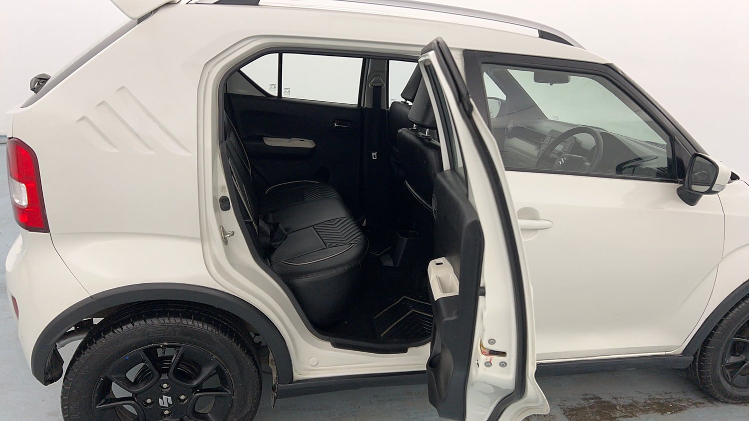 Used 2020 Maruti Suzuki Ignis Zeta 1.2 AMT Petrol Automatic interior RIGHT SIDE REAR DOOR CABIN VIEW