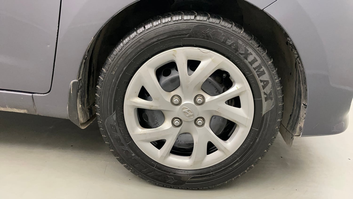 Used 2018 Hyundai Grand i10 Magna 1.2 Kappa VTVT Petrol Manual tyres RIGHT FRONT TYRE RIM VIEW