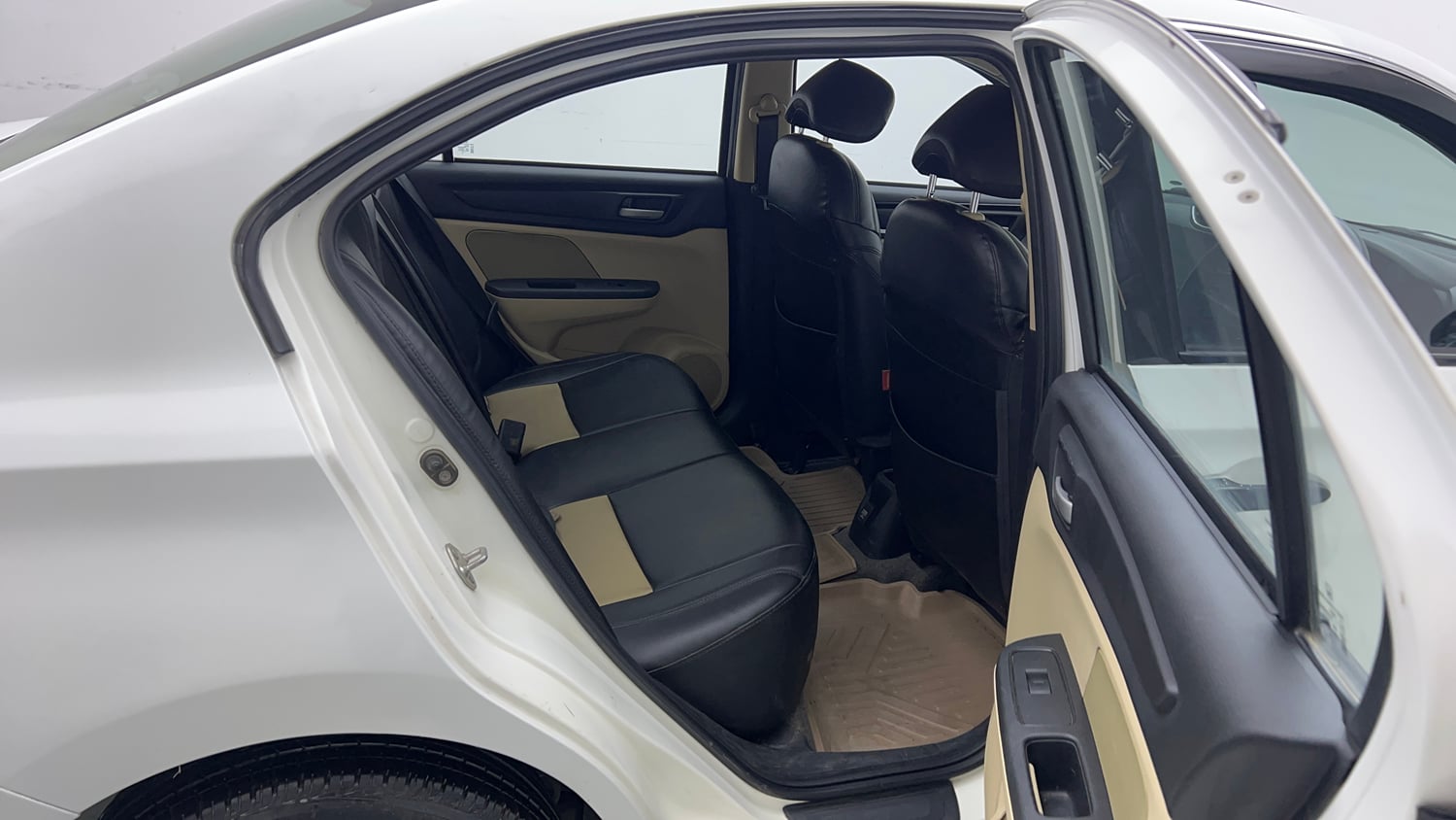 Used 2019 Honda Amaze 1.2 S CVT Petrol Petrol Automatic interior RIGHT SIDE REAR DOOR CABIN VIEW