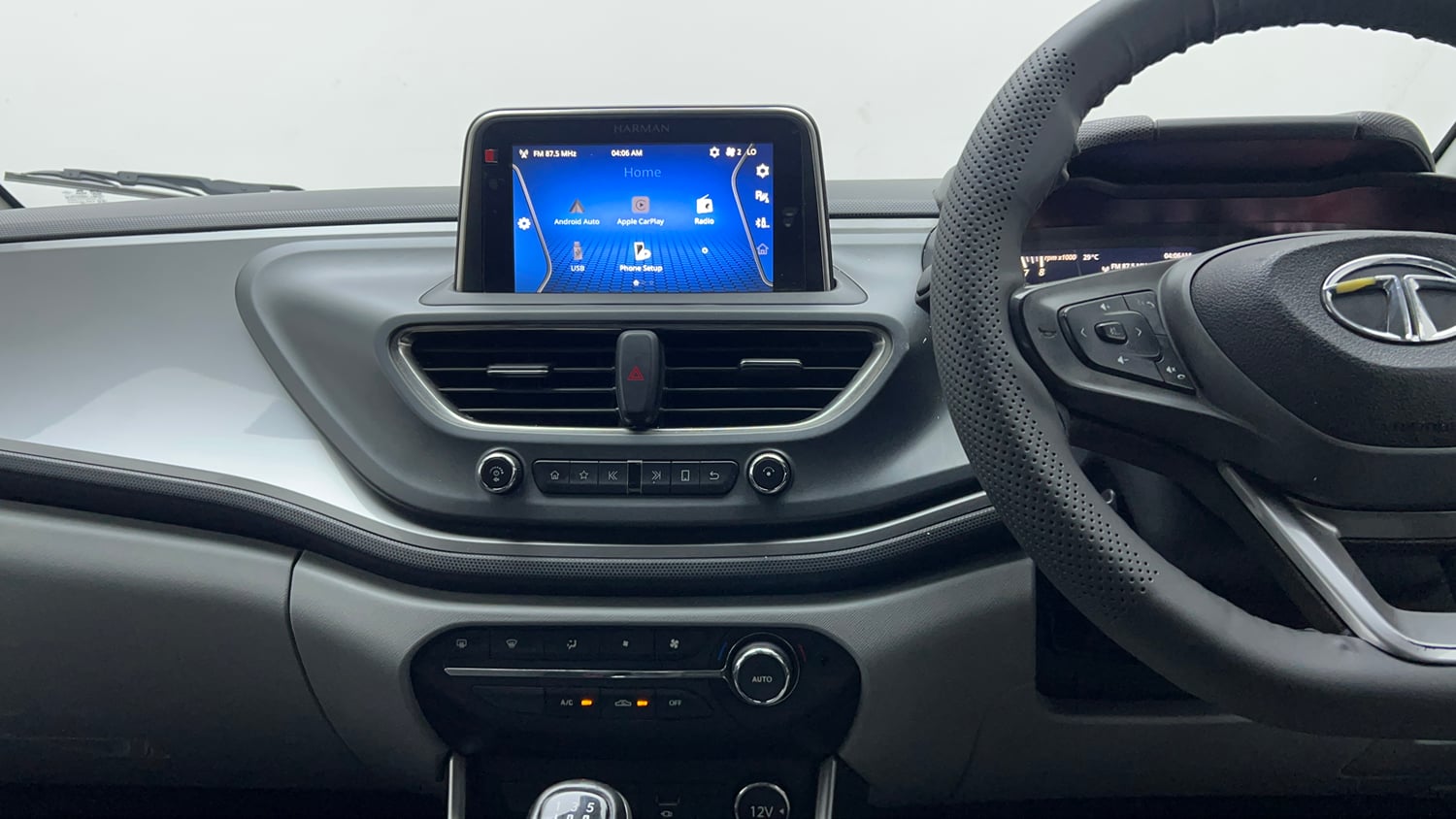 Used 2021 Tata Altroz XZ Petrol Petrol Manual interior MUSIC SYSTEM & AC CONTROL VIEW
