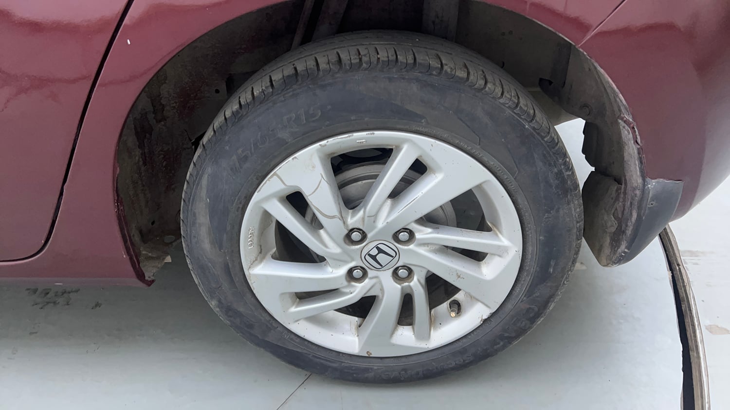 Used 2016 Honda Jazz V Petrol Petrol Manual tyres LEFT REAR TYRE RIM VIEW
