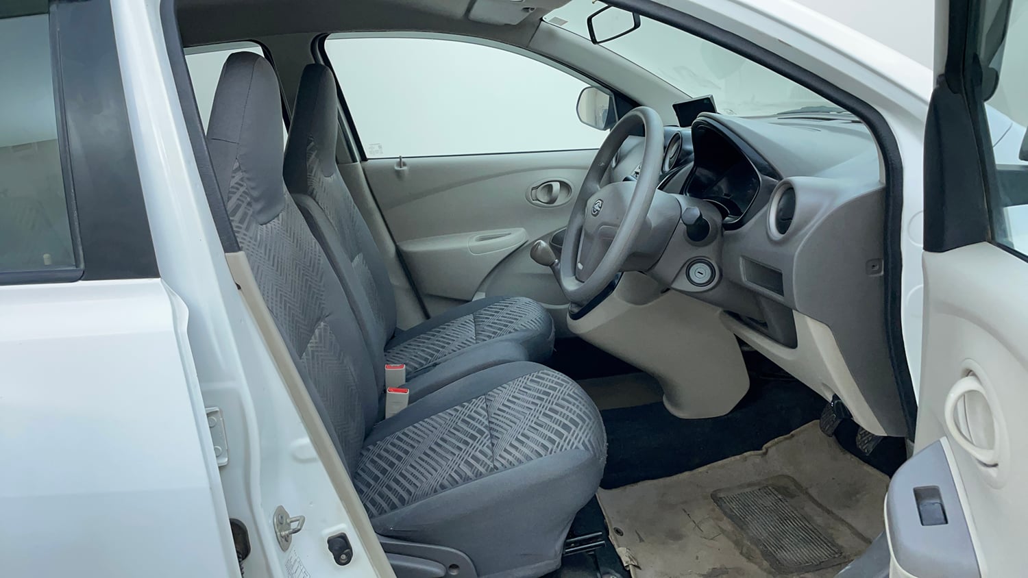 Used 2016 Datsun GO T Petrol Manual interior RIGHT SIDE FRONT DOOR CABIN VIEW