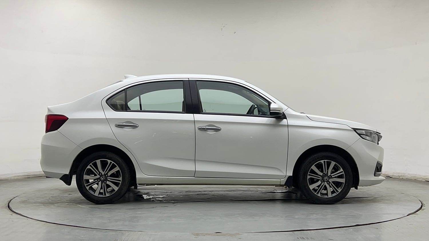 Used 2024 honda Amaze 2nd Generation VX 1.2 Petrol CVT Petrol Automatic exterior RIGHT SIDE VIEW