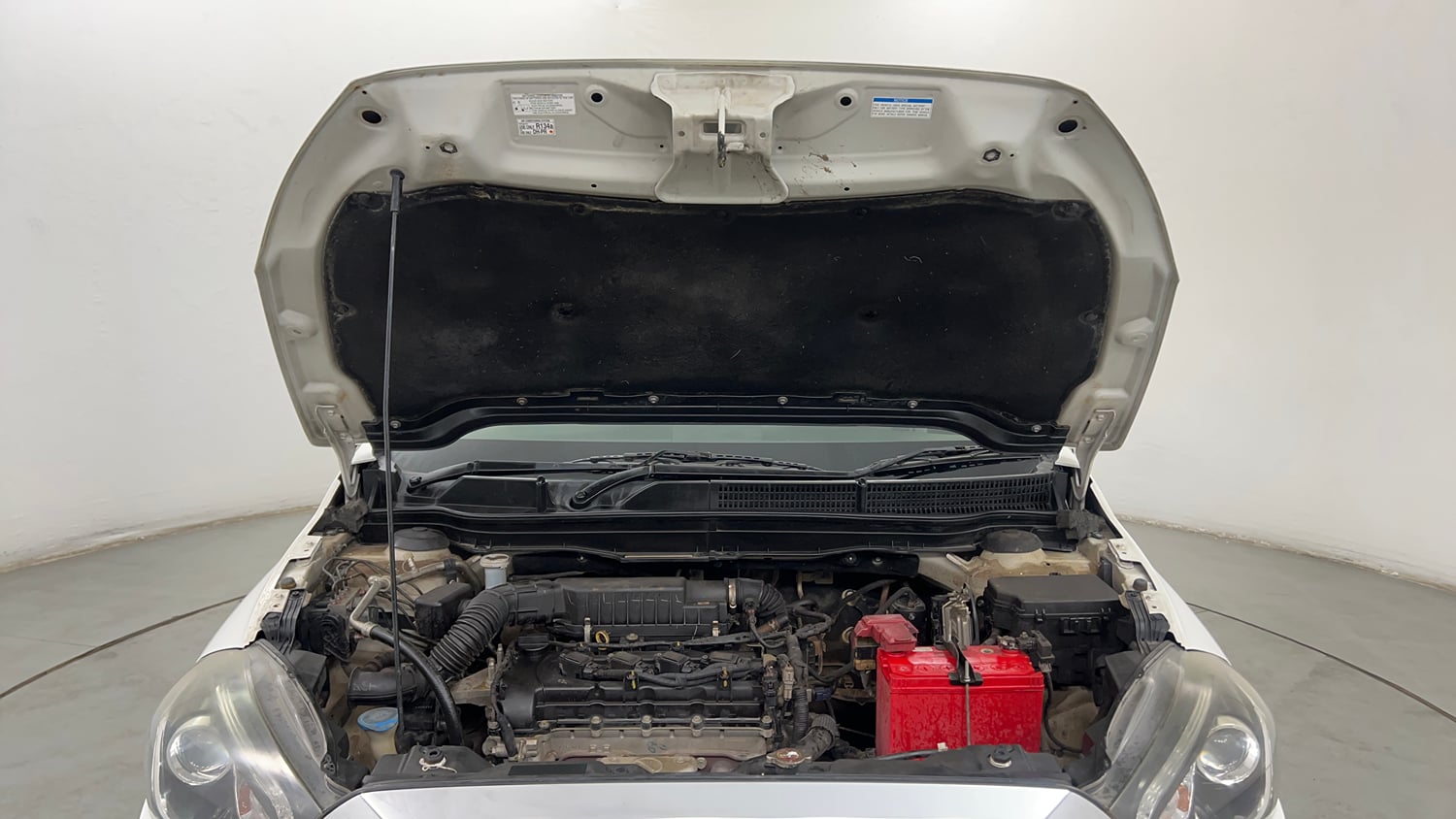 Used 2021 Maruti Suzuki S-Cross Alpha Petrol Manual engine ENGINE & BONNET OPEN FRONT VIEW