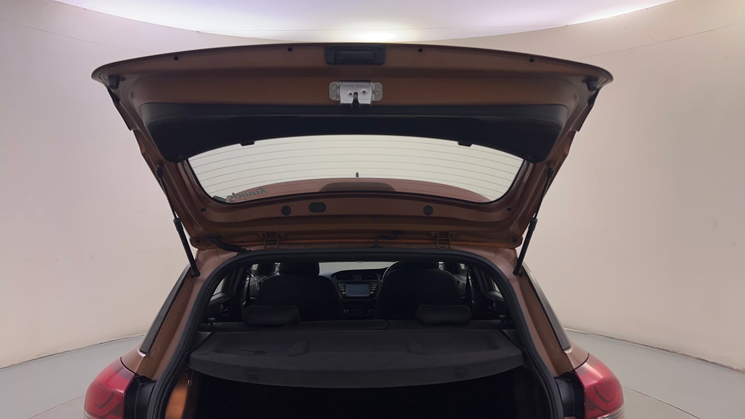 Used 2018 Hyundai i20 Active 1.2 SX Petrol Manual interior DICKY DOOR OPEN VIEW