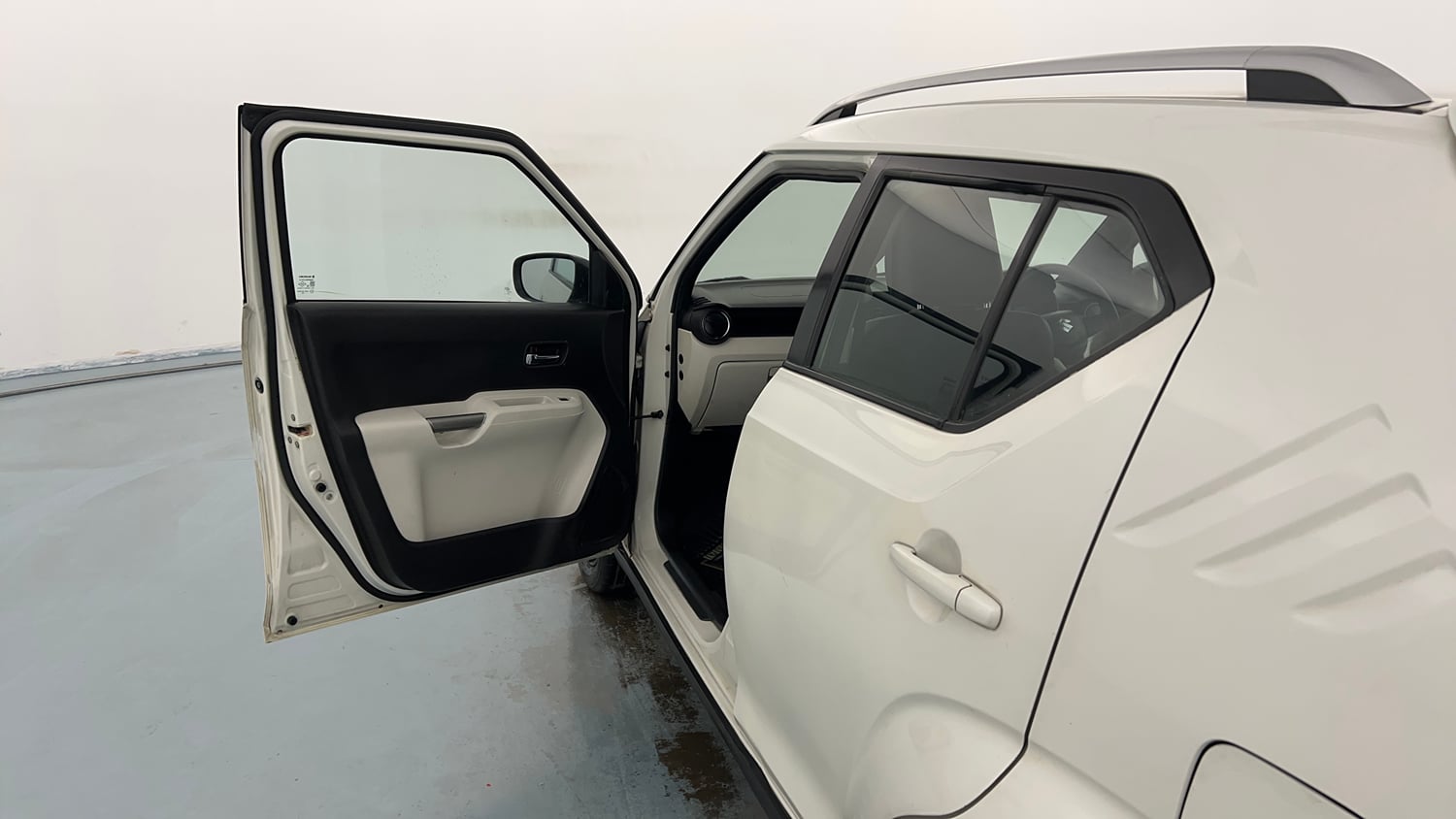 Used 2020 Maruti Suzuki Ignis Zeta 1.2 AMT Petrol Automatic interior LEFT FRONT DOOR OPEN VIEW