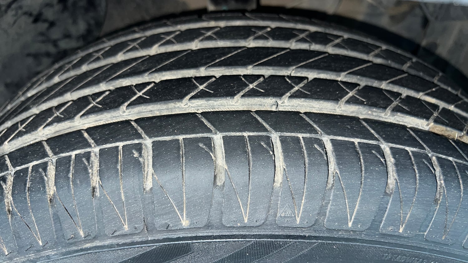 Used 2018 maruti-suzuki Vitara Brezza ZDi AGS Diesel Automatic tyres RIGHT FRONT TYRE TREAD VIEW