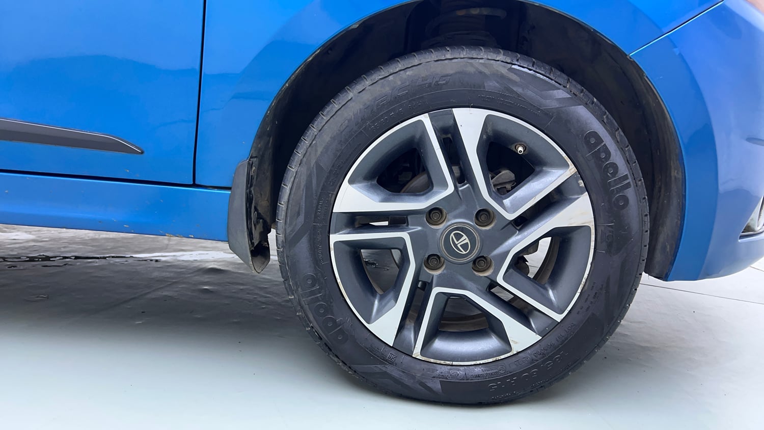 Used 2019 Tata Tiago Revotron XZA Plus Petrol Automatic tyres RIGHT FRONT TYRE RIM VIEW