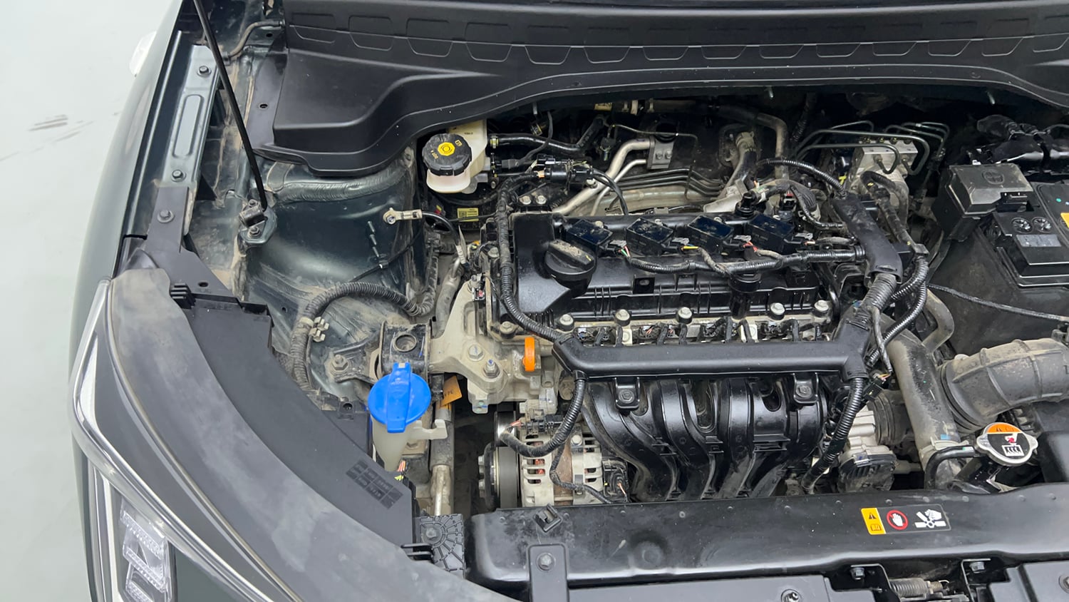 Used 2024 Kia Sonet HTK (O) 1.2 Petrol MT Petrol Manual engine ENGINE RIGHT SIDE VIEW
