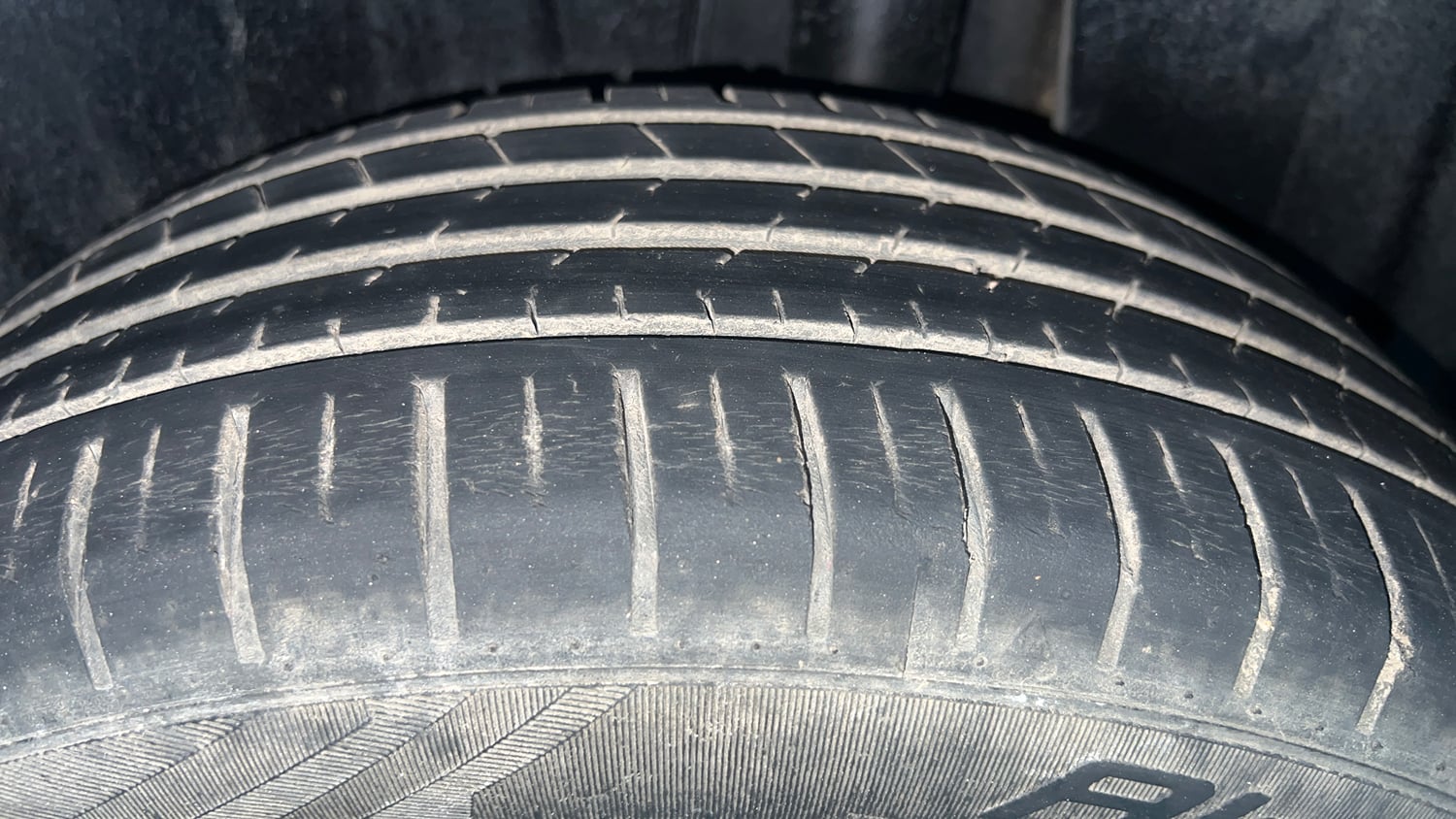 Used 2022 Maruti Suzuki Baleno Alpha Petrol Manual tyres LEFT REAR TYRE TREAD VIEW