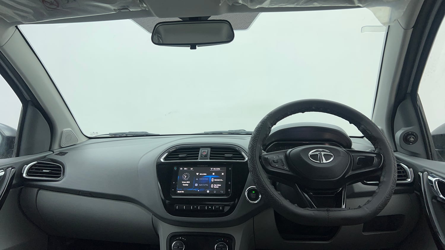 Used 2021 Tata Tigor XZ Plus Petrol Manual interior DASHBOARD VIEW