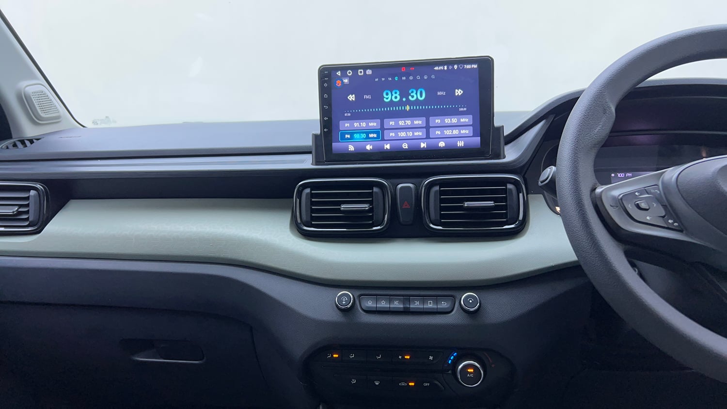 Used 2024 Tata Punch Adventure iCNG Cng Manual interior MUSIC SYSTEM & AC CONTROL VIEW