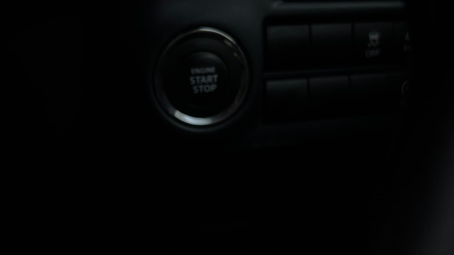 Used 2023 Maruti Suzuki Baleno Alpha AGS Petrol Automatic top_features Keyless start
