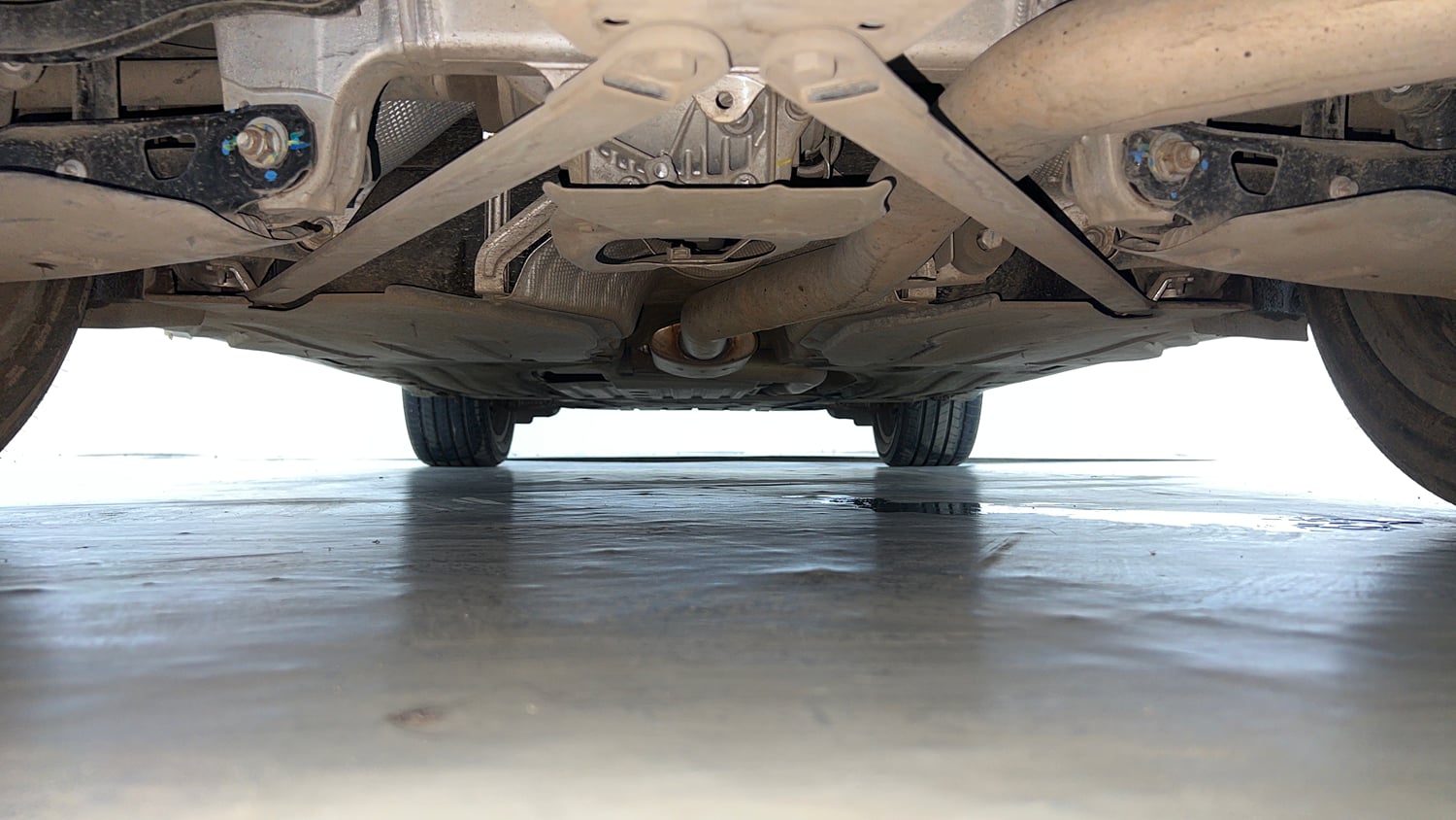 Used 2022 BMW X5 xDrive40i M Sport Petrol Automatic extra REAR UNDERBODY VIEW (TAKEN FROM REAR)