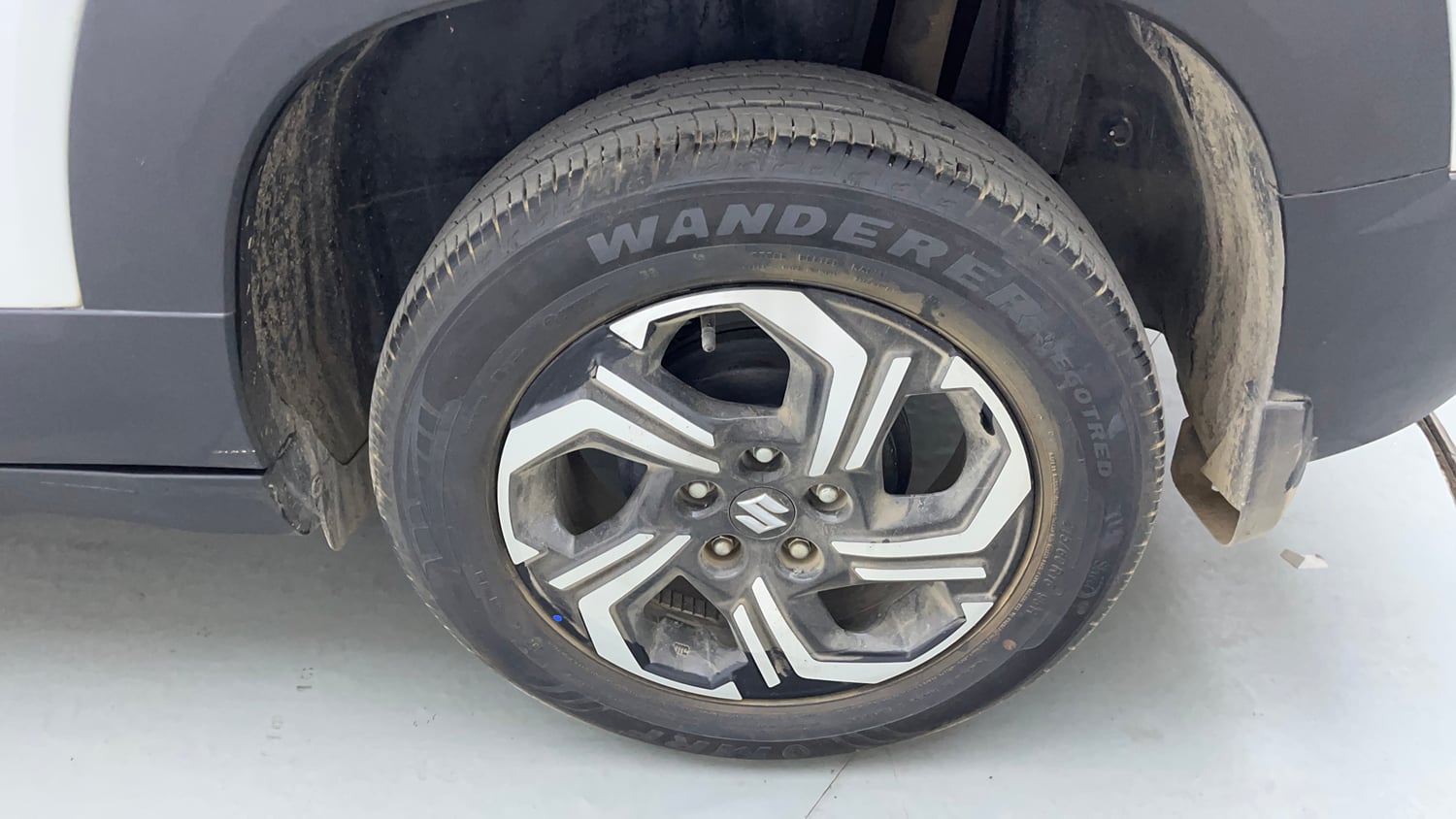 Used 2023 Maruti Suzuki Brezza ZXi Plus Petrol Manual tyres LEFT REAR TYRE RIM VIEW