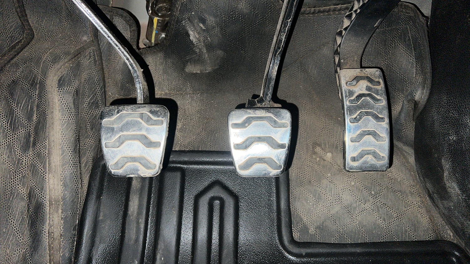 Used 2020 Kia Sonet GTX Plus 1.5 Diesel Manual interior PEDALS VIEW