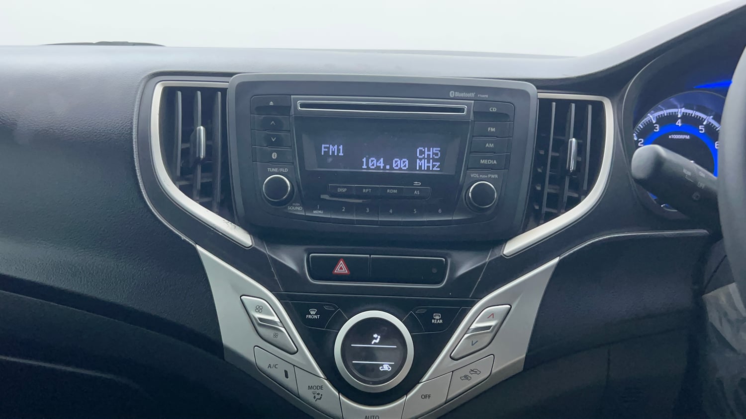Used 2018 Maruti Suzuki Baleno Zeta 1.2 AT Petrol Automatic interior MUSIC SYSTEM & AC CONTROL VIEW